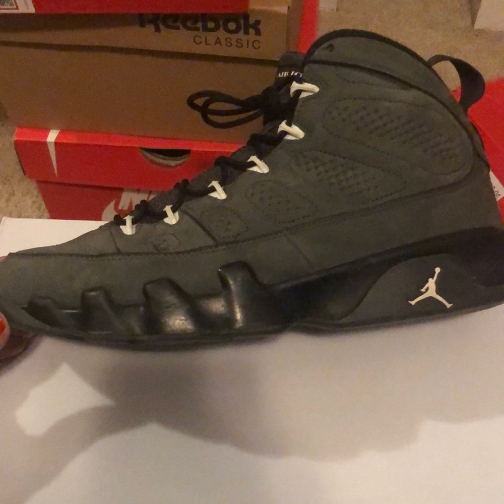Jordan’s 9 Anthrazite